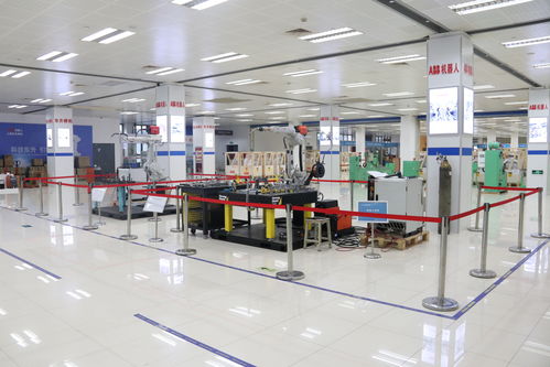 中國五交化互聯(lián)網(wǎng)商會與江蘇省工商聯(lián)五金機電商會會長周才炳訪問機器人科創(chuàng)城，深化五金交電產(chǎn)業(yè)合作